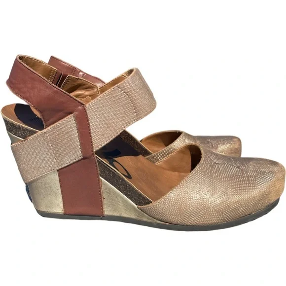 OTBT Chestnut Gold Rexburg Leather Wedge Pump Size 9.5 Like New